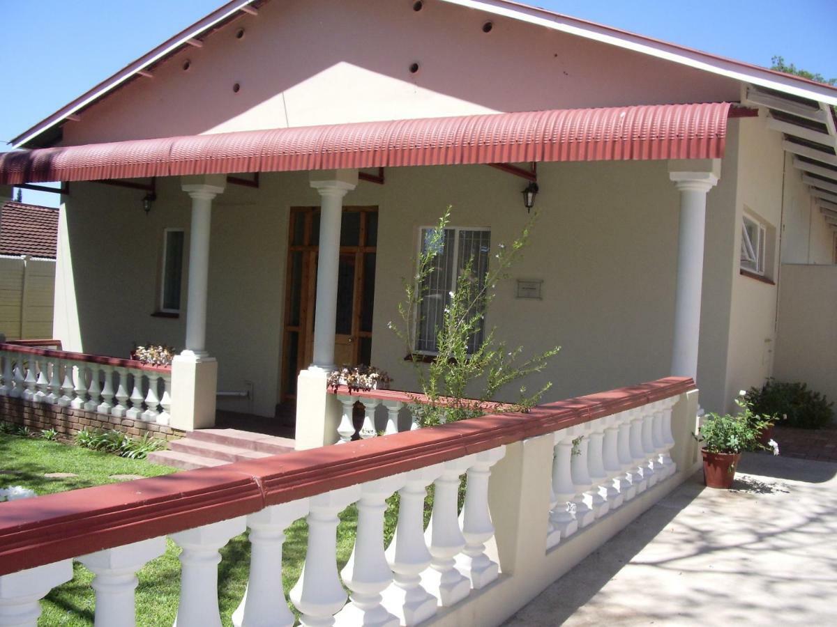 Dee'S Bnb Pretoria Exterior photo